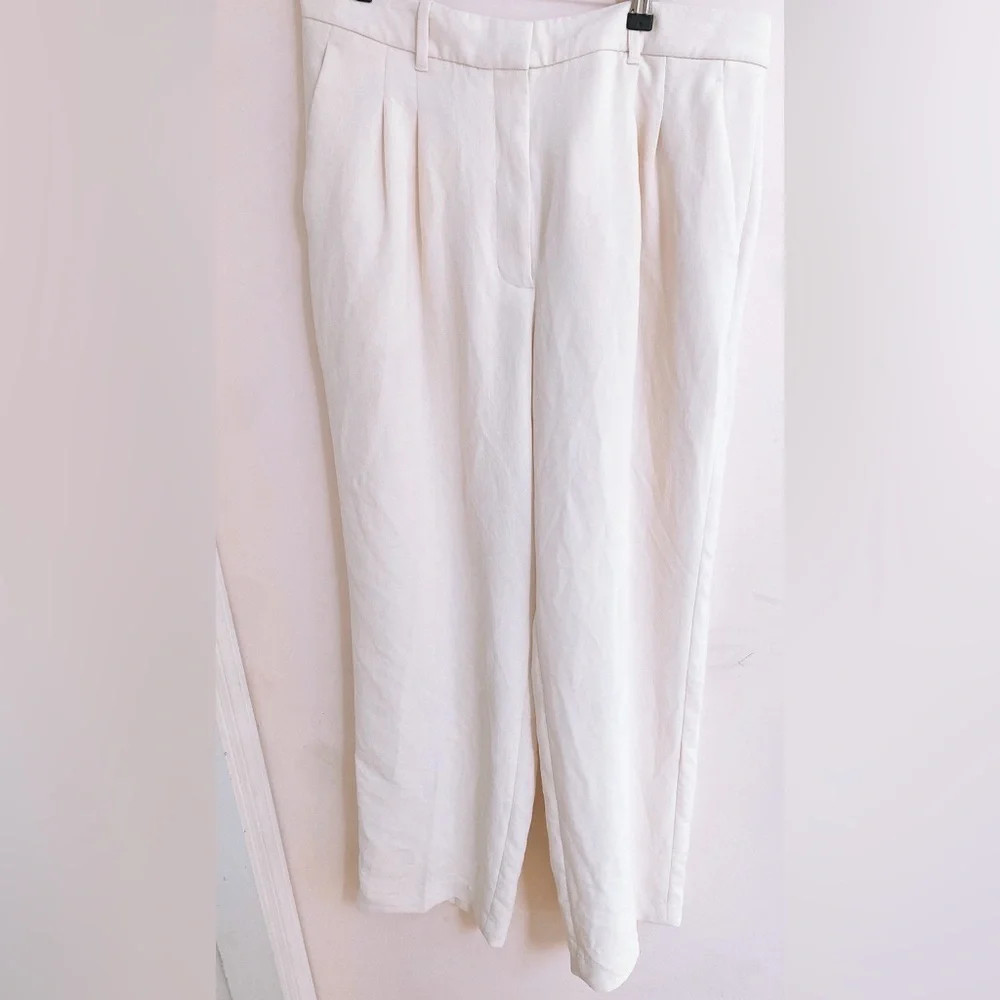 Aritzia The Effortless Pant™ Curve-Fit - Crepette™ - Picture 3 of 9